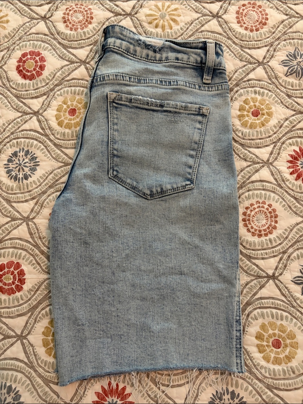 Flying Monkey Bermuda jean shorts, size 29.